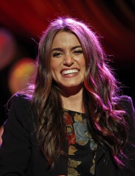 014acf158320440 Nikki Reed   Twilight Saga Concert Tour in Chicago (Nov. 8)   30 HQ high resolution candids