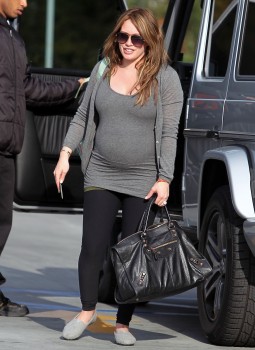 Хилари Дафф, фото 17199. Hilary Duff Goes To Saint Johns Hospital in Santa Monica 1/31/12, foto 17199